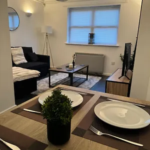 *rare Find* 3 Story, 2 Bedroom House Apartment